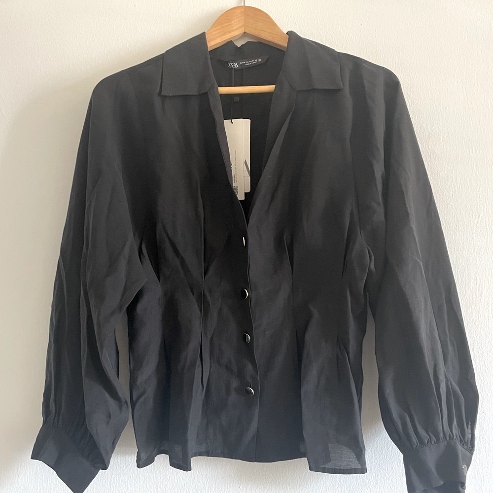 Zara Sz, M Black blouse with gold bottons